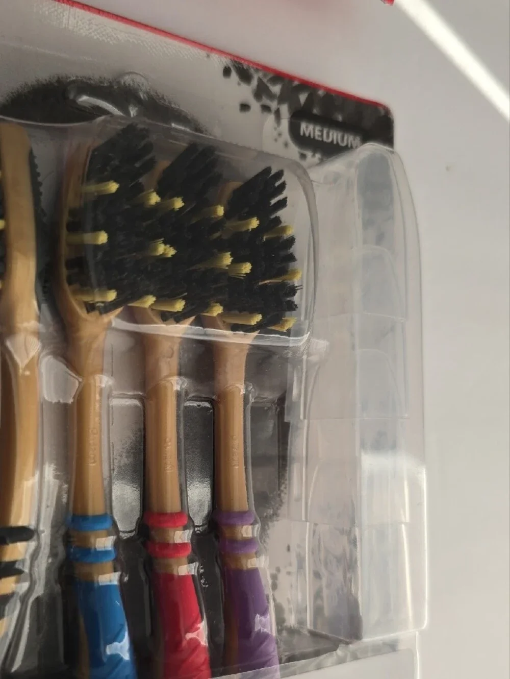Colgate Zig Zag Charcoal Toothbrush Bundle – 4 Packs (16 Toothbrushes Total)